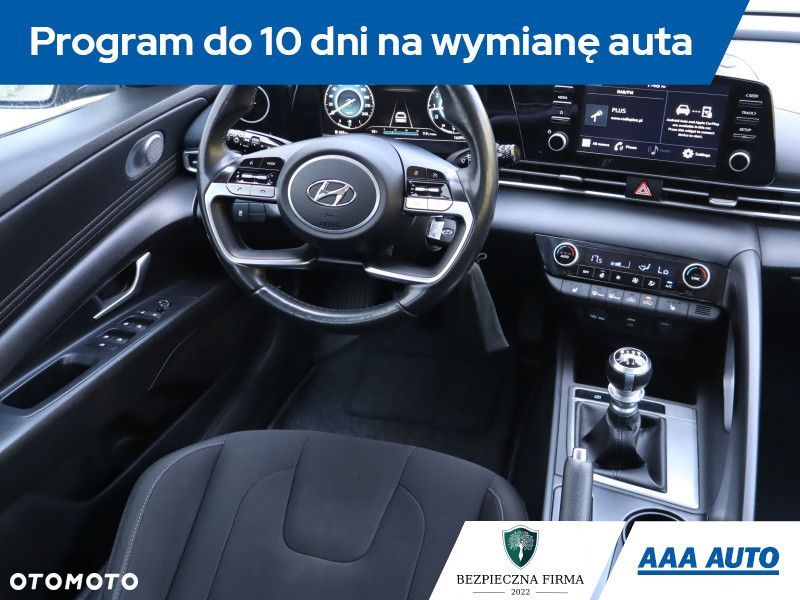Hyundai Elantra - 9