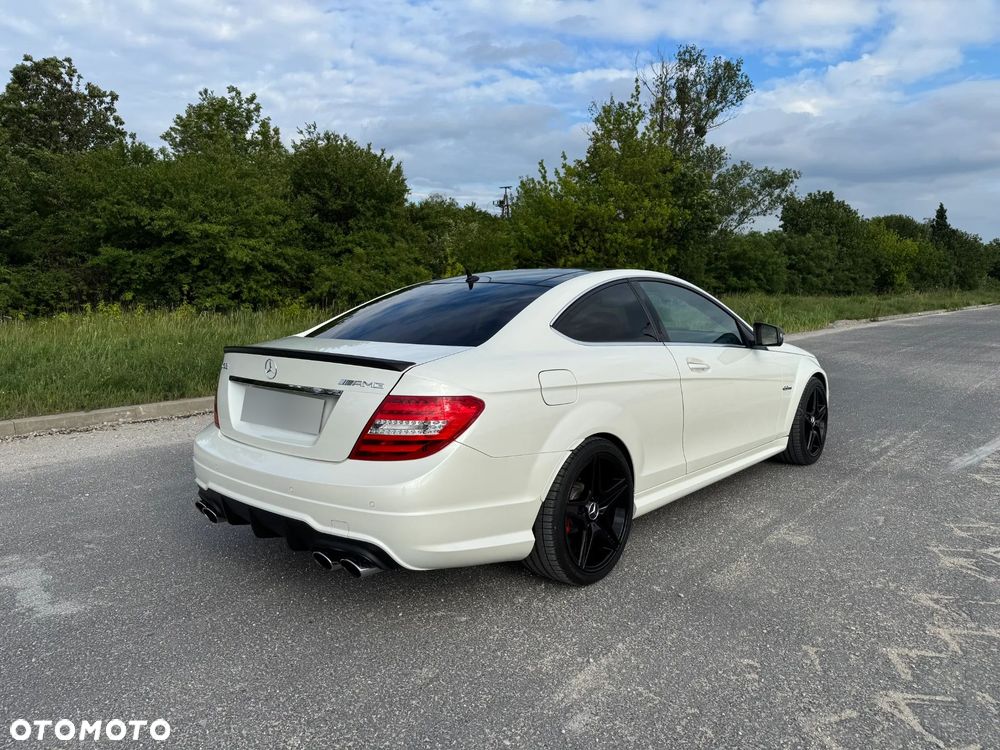 Mercedes-Benz Klasa C 63 AMG - 5