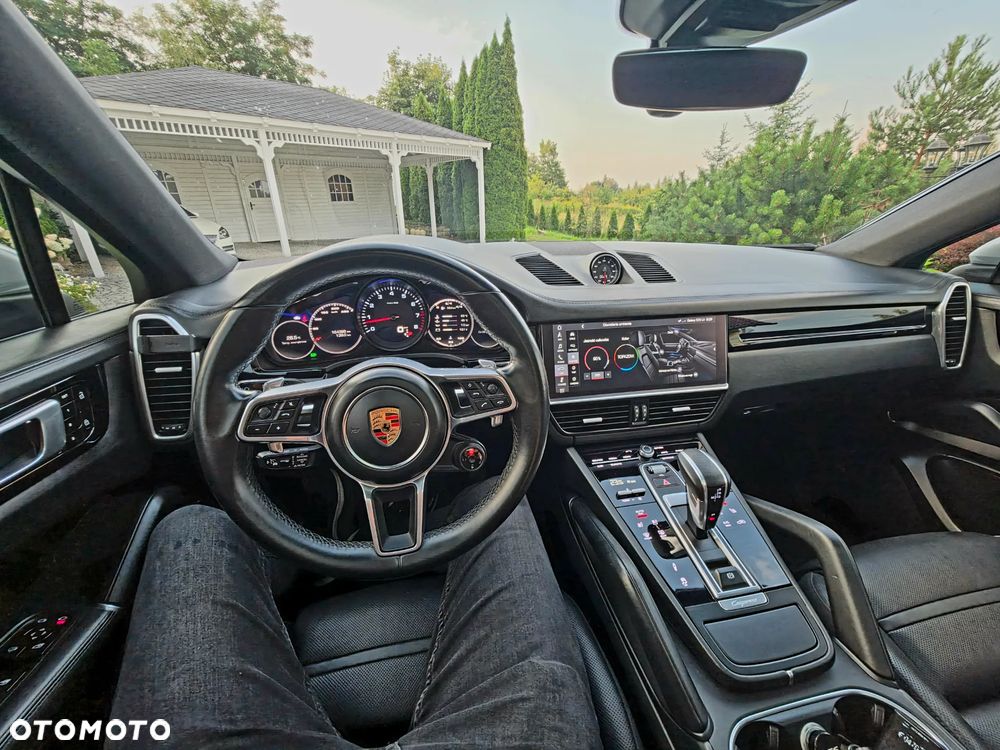Porsche Cayenne - 26
