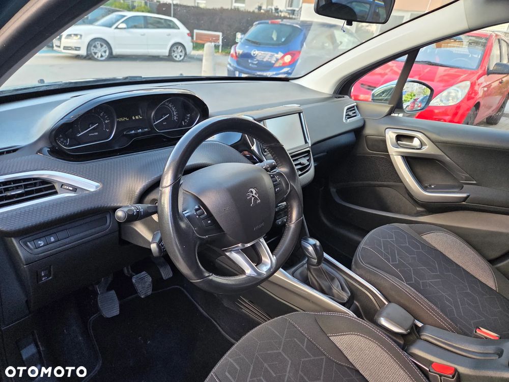 Peugeot 2008 1.2 Pure Tech Style - 9