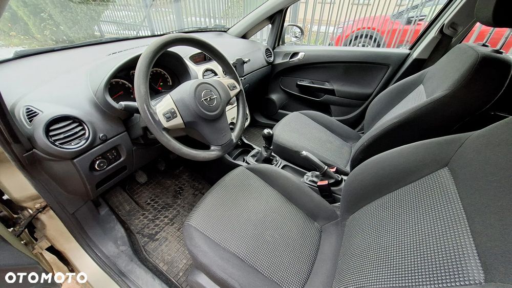 Opel Corsa 1.2 16V Essentia - 8