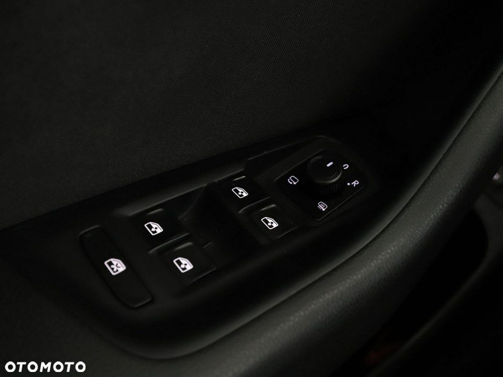Volkswagen Passat - 32