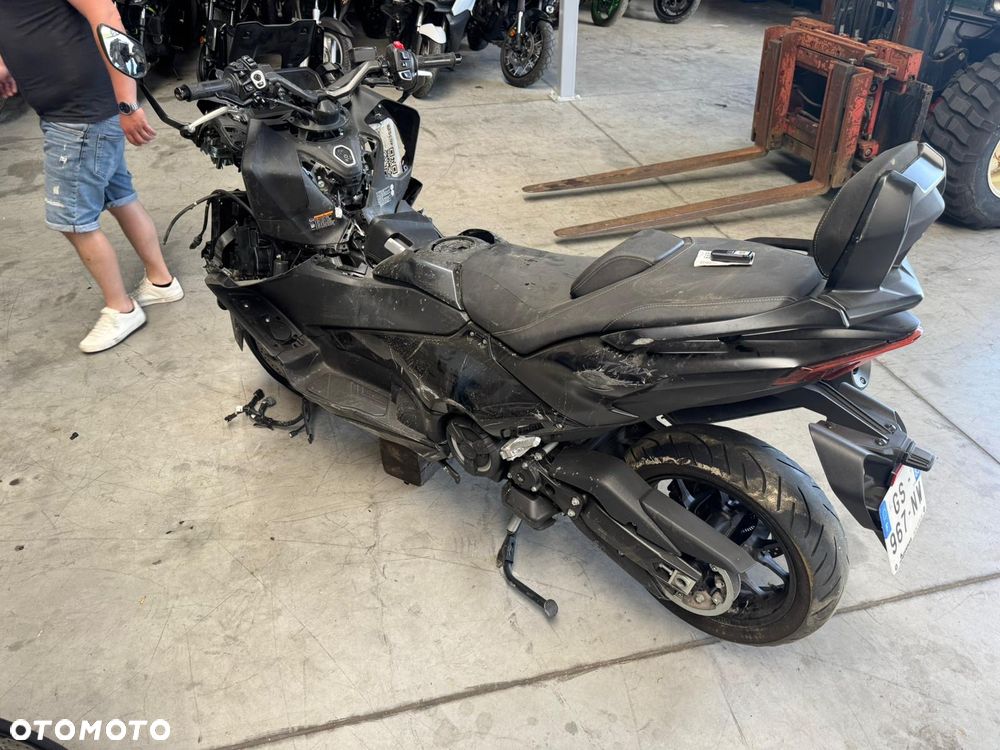 Yamaha Tmax - 2