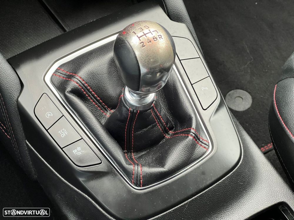 Ford Focus 1.0 EcoBoost ST-Line - 13