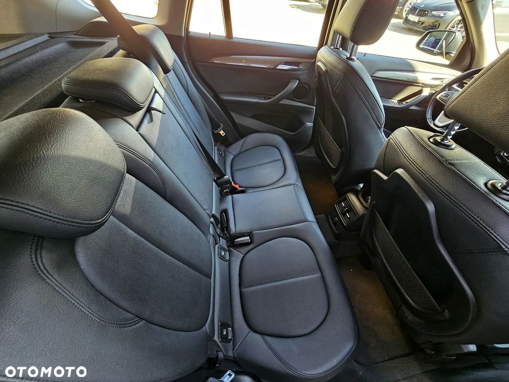 BMW X1 sDrive18d xLine - 18