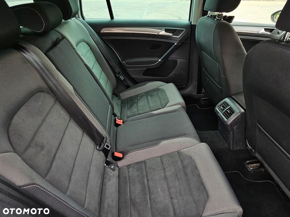 Volkswagen Golf - 18