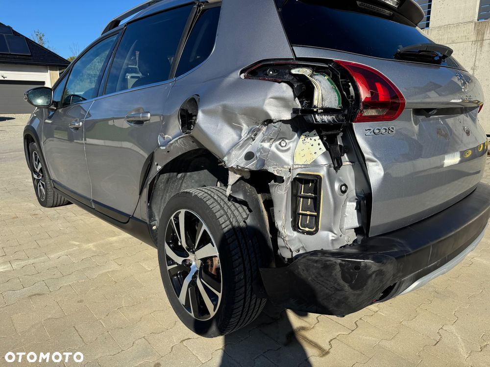 Peugeot 2008 - 8