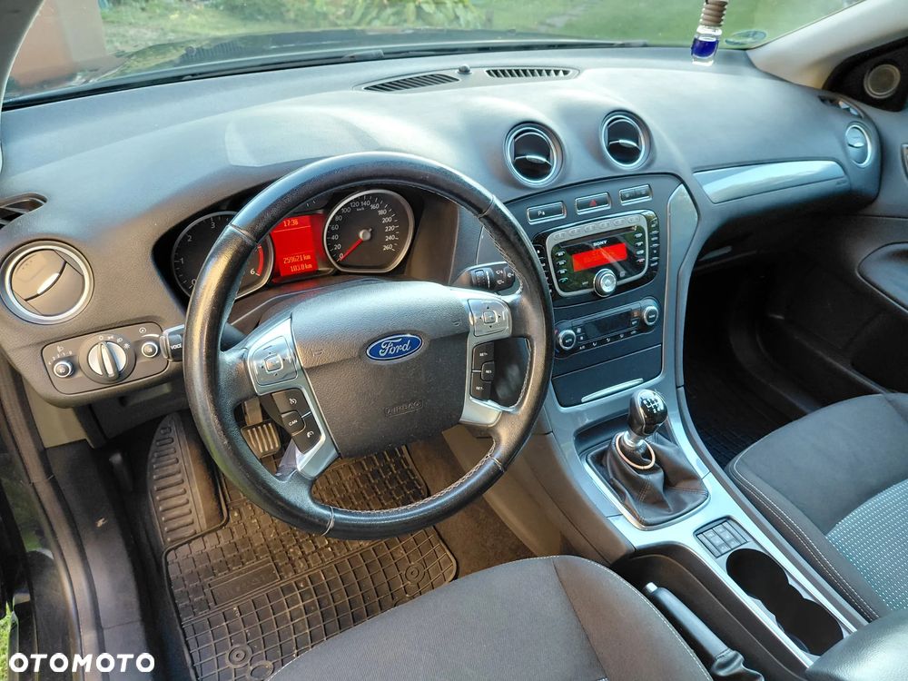 Ford Mondeo 2.0 TDCi Ambiente - 10