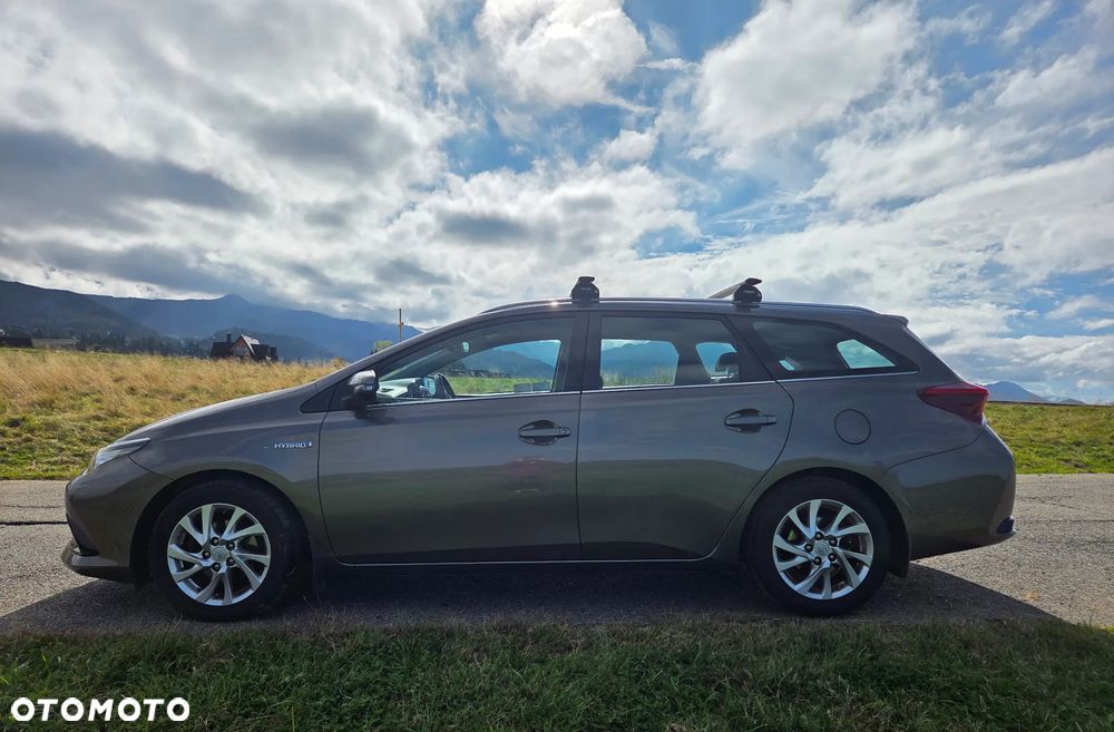 Toyota Auris Hybrid 135 Premium - 10