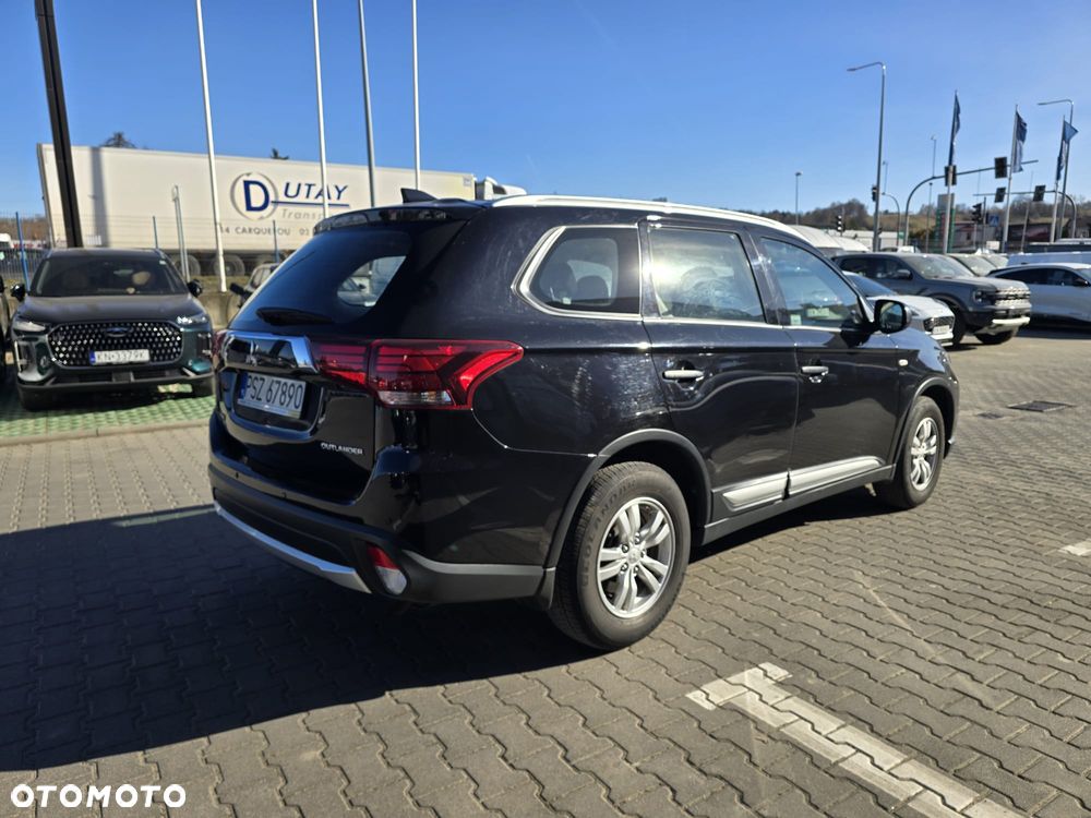Mitsubishi Outlander 2.0 Invite + 2WD - 4