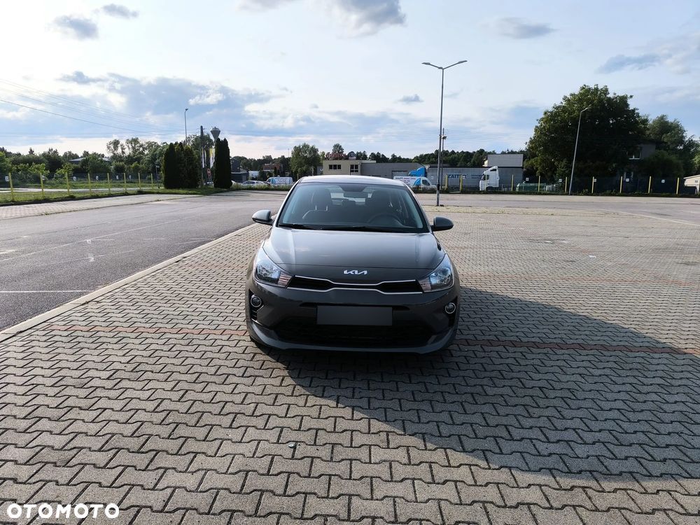 Kia Rio - 1