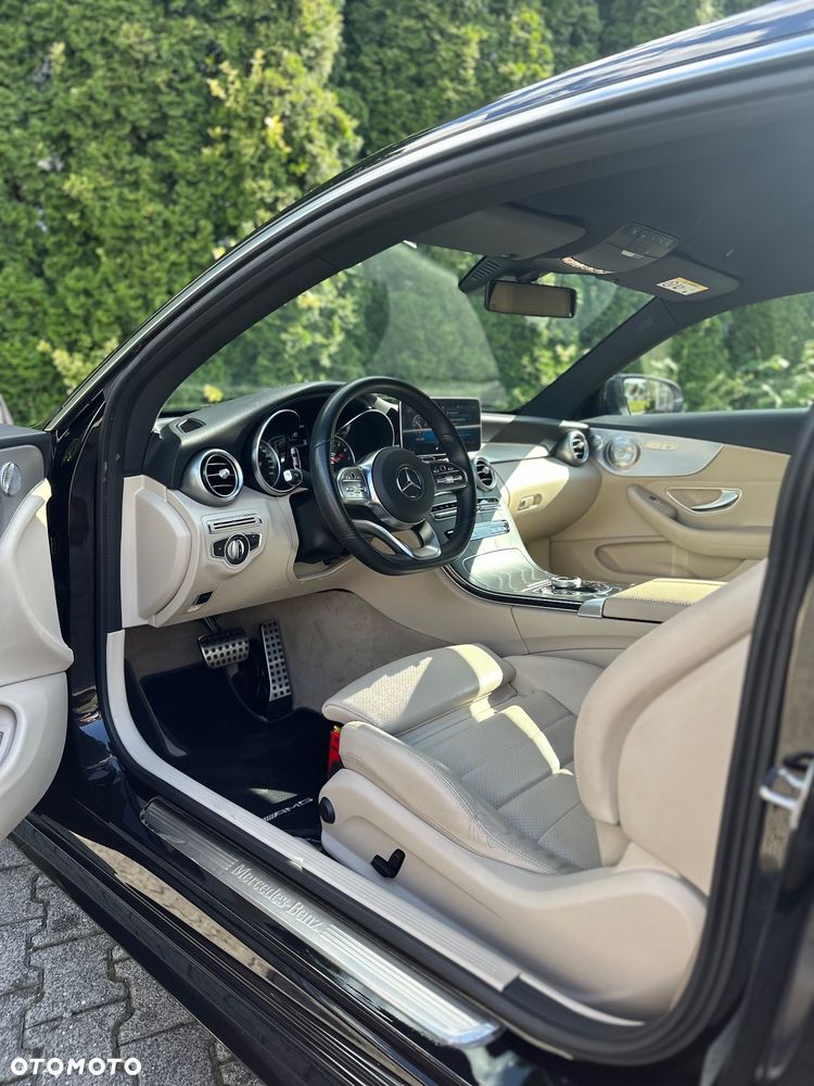 Mercedes-Benz Klasa C 300 4MATIC 9G-TRONIC - 11