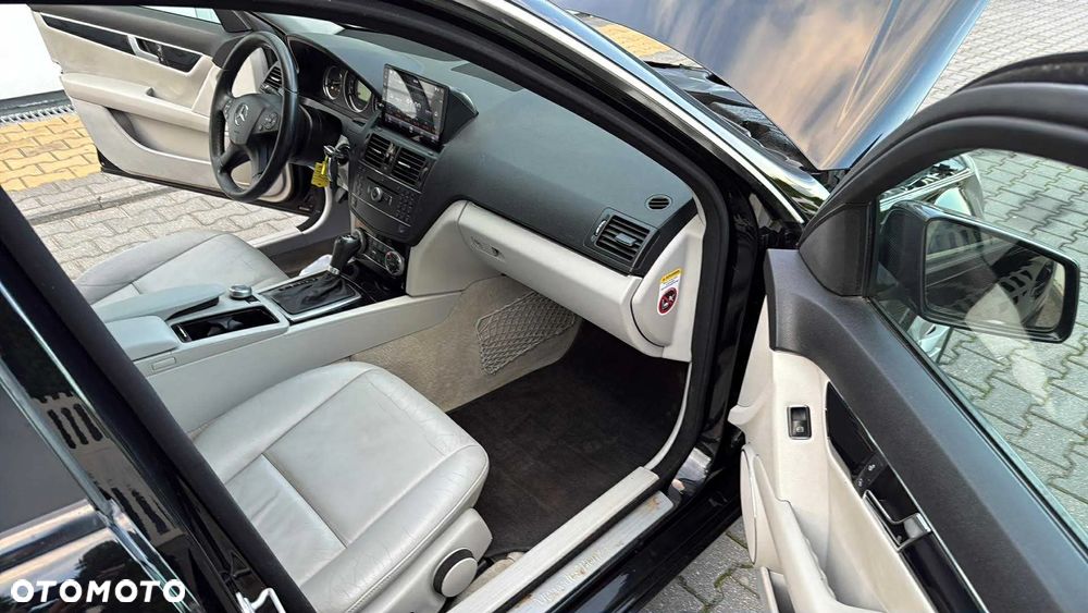 Mercedes-Benz Klasa C 200 T CDI DPF Automatik BlueEFFICIENCY - 12