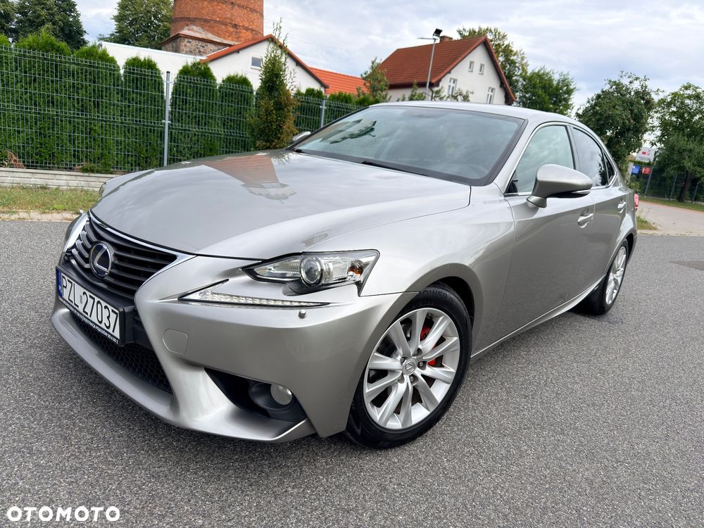 Lexus IS 300h F Sport - 2