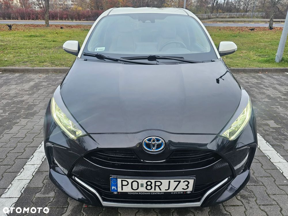 Toyota Yaris Hybrid 100 Selection - 2