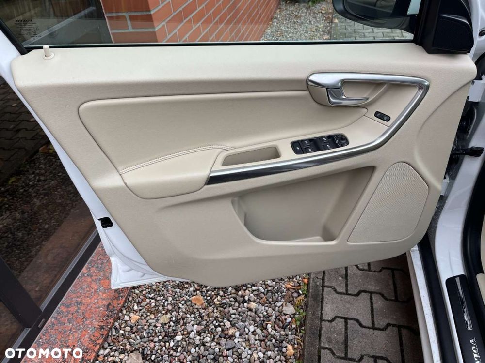 Volvo XC 60 D3 Drive-E Kinetic - 17