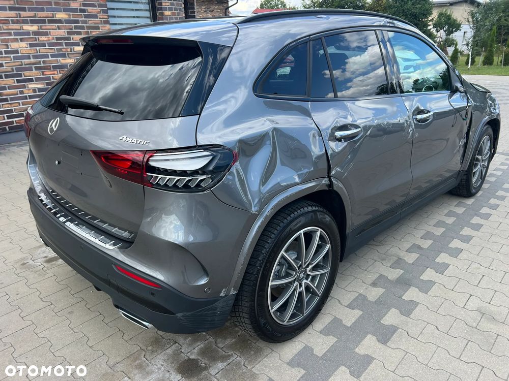 Mercedes-Benz GLA - 5