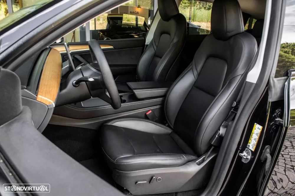 Tesla Model Y - 21