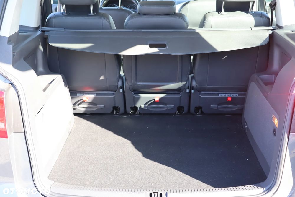 Volkswagen Touran 2.0 TDI DPF Cross DSG - 17