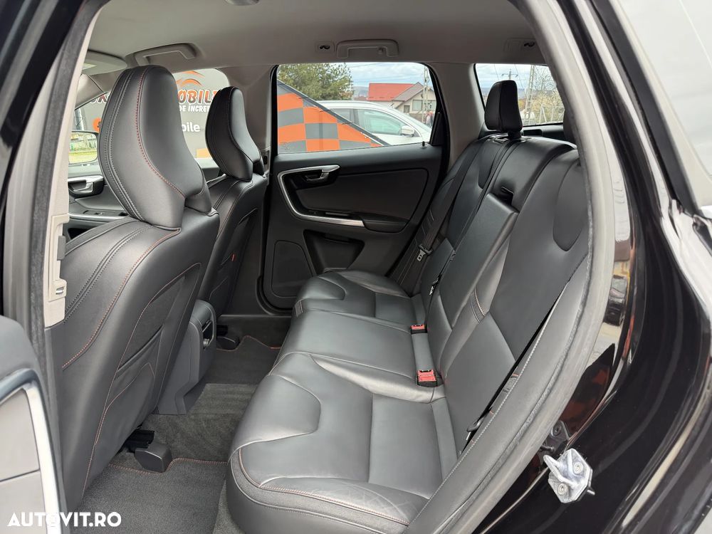 Volvo XC 60 D3 Geartronic Summum - 9