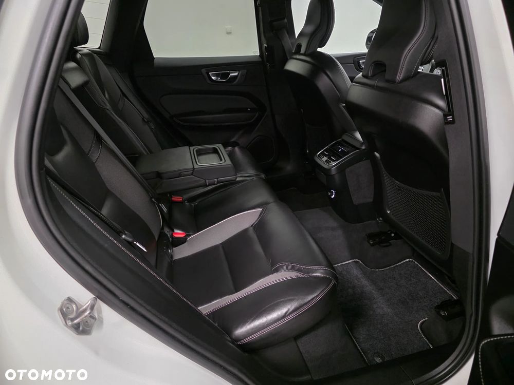 Volvo XC 60 D4 Geartronic RDesign - 19