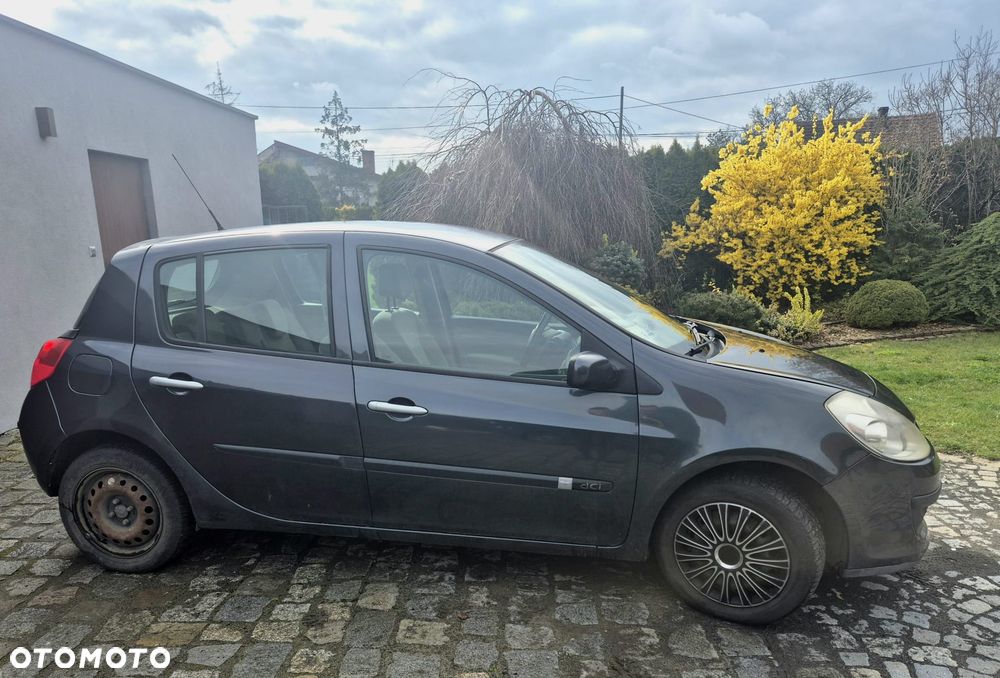 Renault Clio 1.5 dCi Authentique - 4