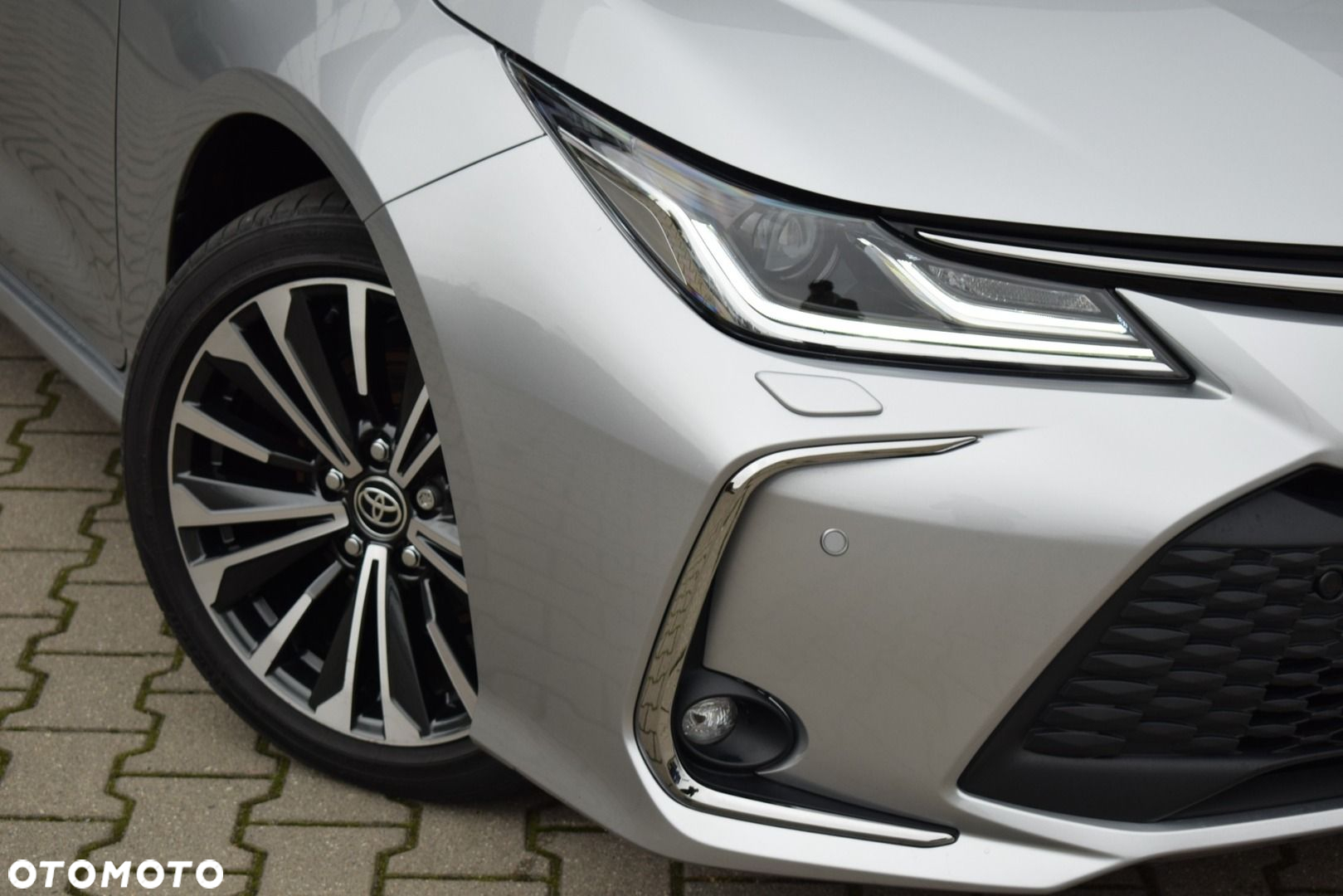 Toyota Corolla 1.8 Hybrid Style - 11