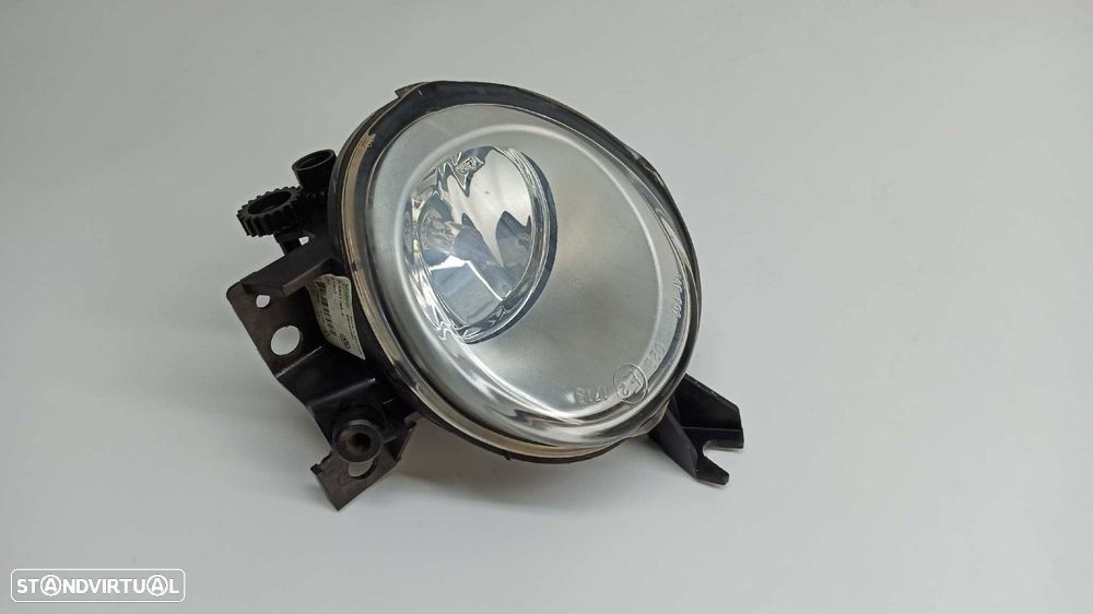 FAROL DE NEVOEIRO DIREITO VOLKSWAGEN TOUAREG (7LA) V6 - 7