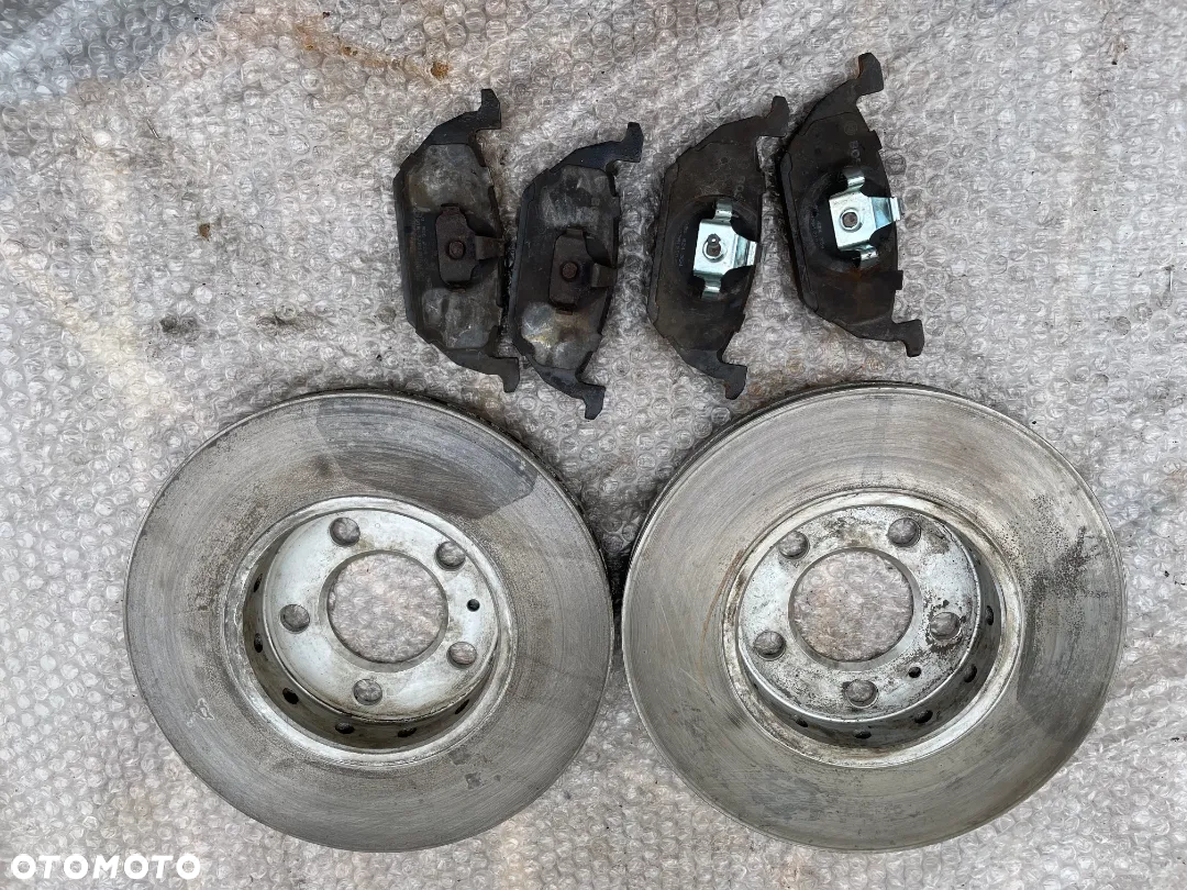 TARCZE HAMULCOWE Z KLOCKAMI PRZÓD 255MM VW GOLF IV, SEAT LEON I, BORA, A3, SKODA FABIA I, POLO 9N - 7
