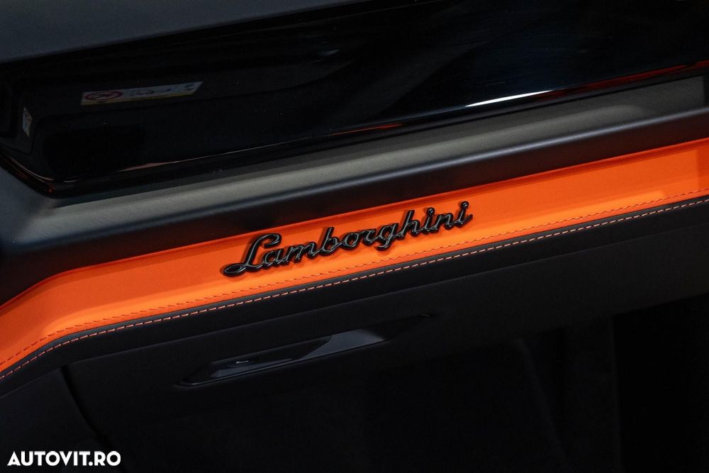 Lamborghini URUS - 32