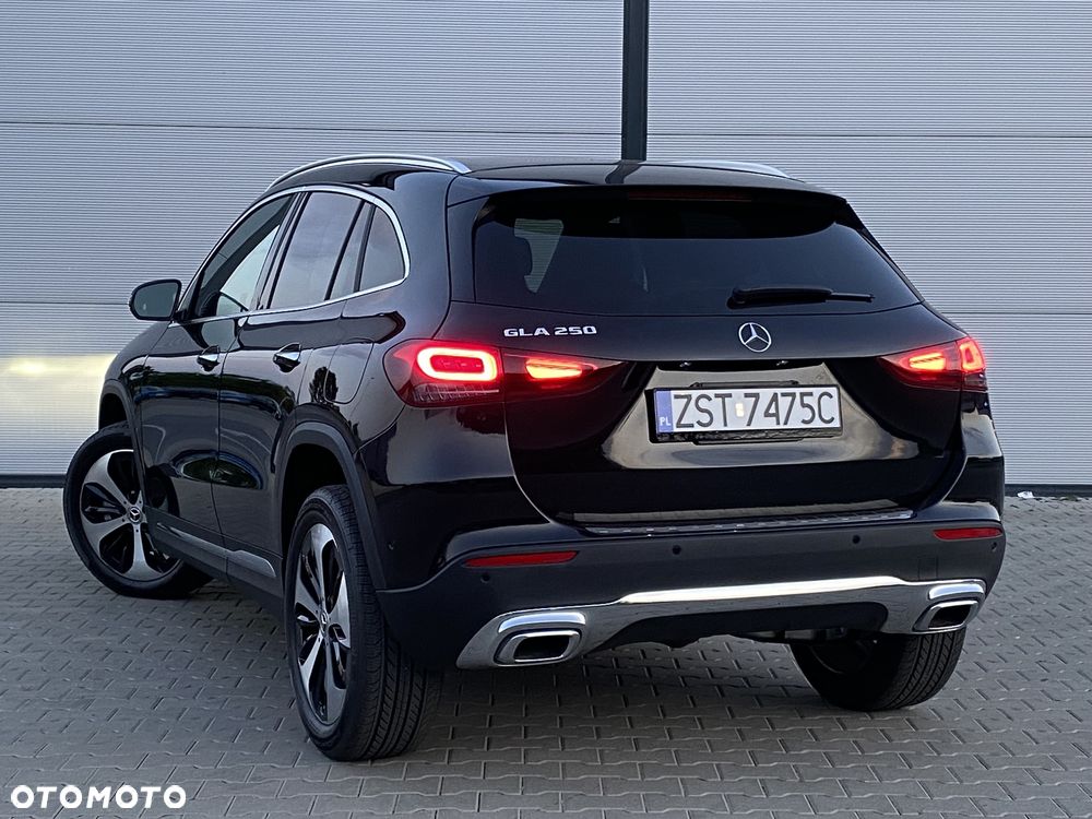 Mercedes-Benz GLA 250 - 4