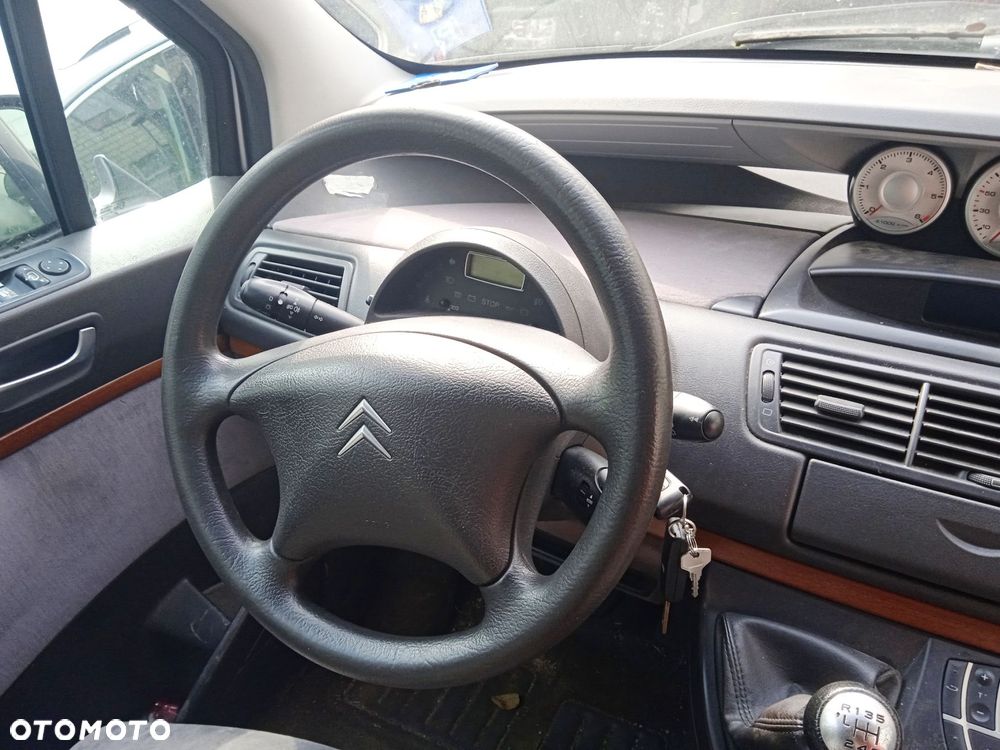 Na części Citroen C8 2.2 D EZR 4HW maska zderzak drzwi klapa szyba fotel kanapa lusterko lampa - 9