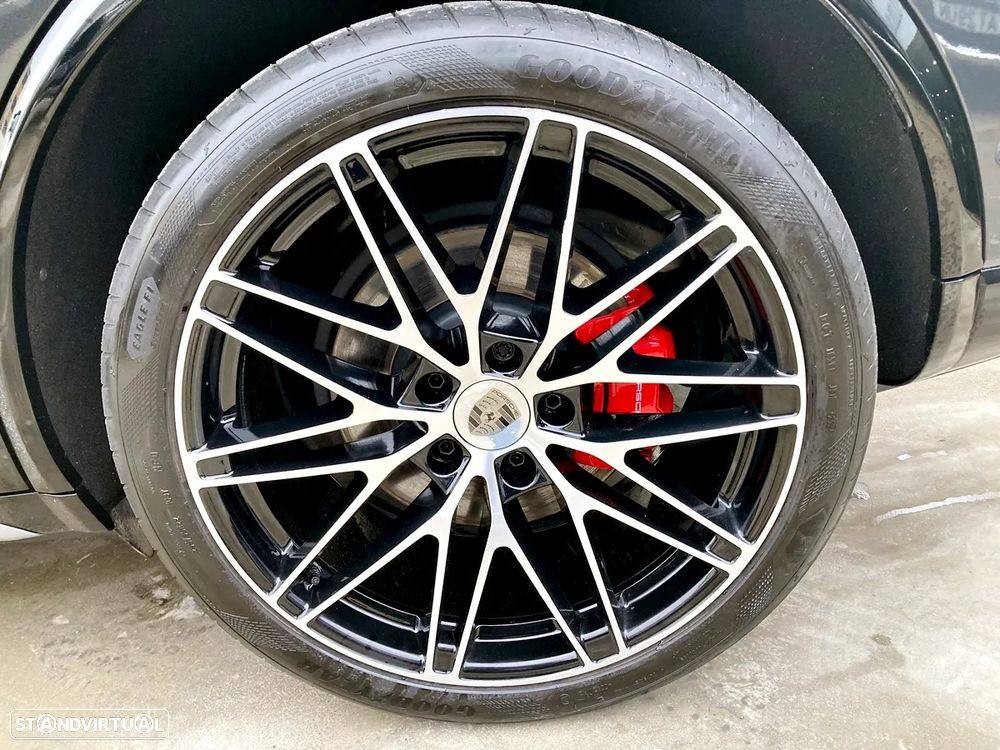 Porsche Macan Electric Turbo - 53