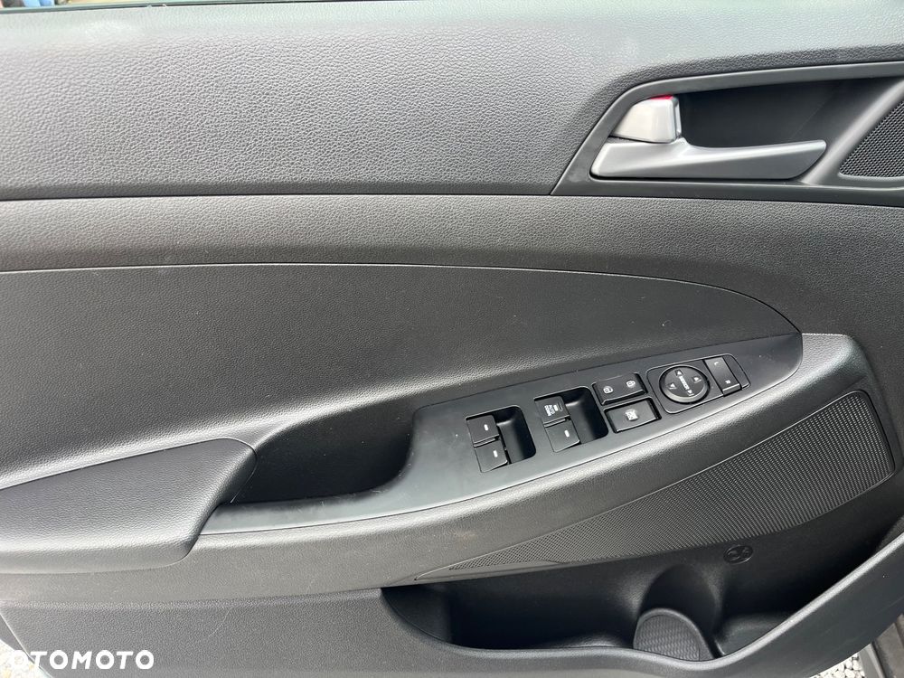 Hyundai Tucson 1.6 Turbo 2WD Navi - 23
