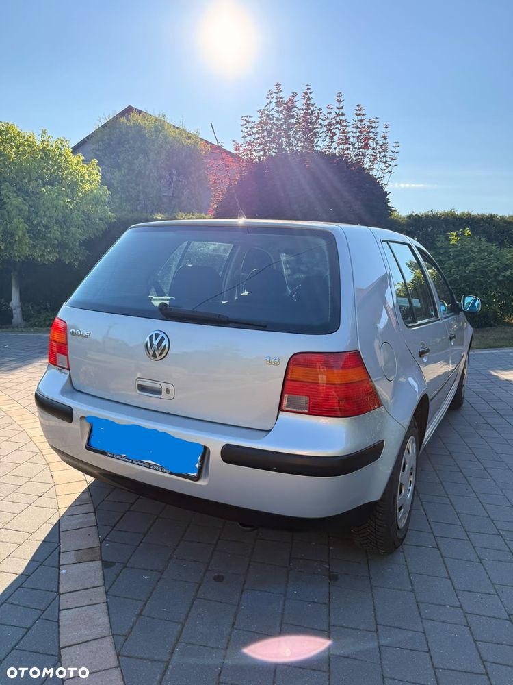Volkswagen Golf 1.6 - 7