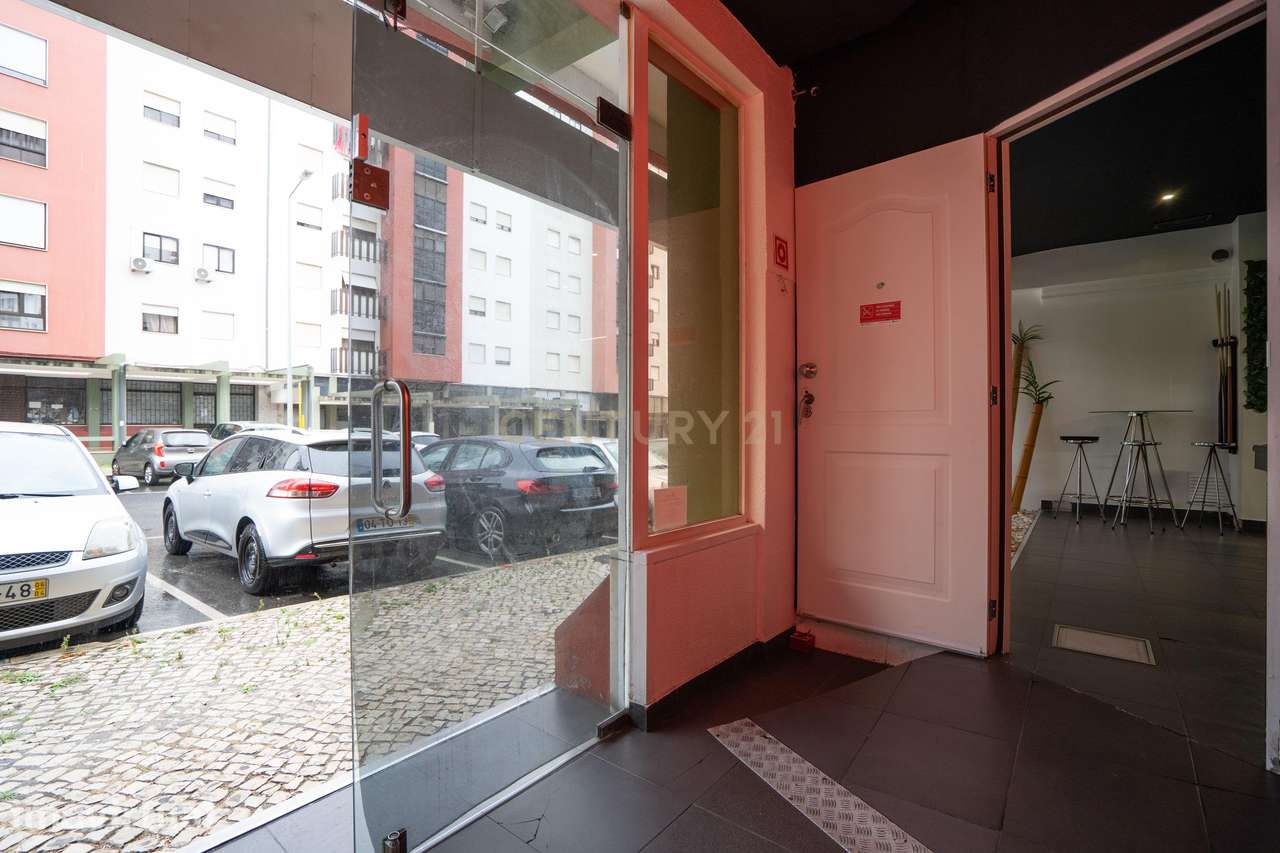 Espaço Comercial Moderno em Loures com Excelente Localização - Trespas - Grande imagem: 3/22