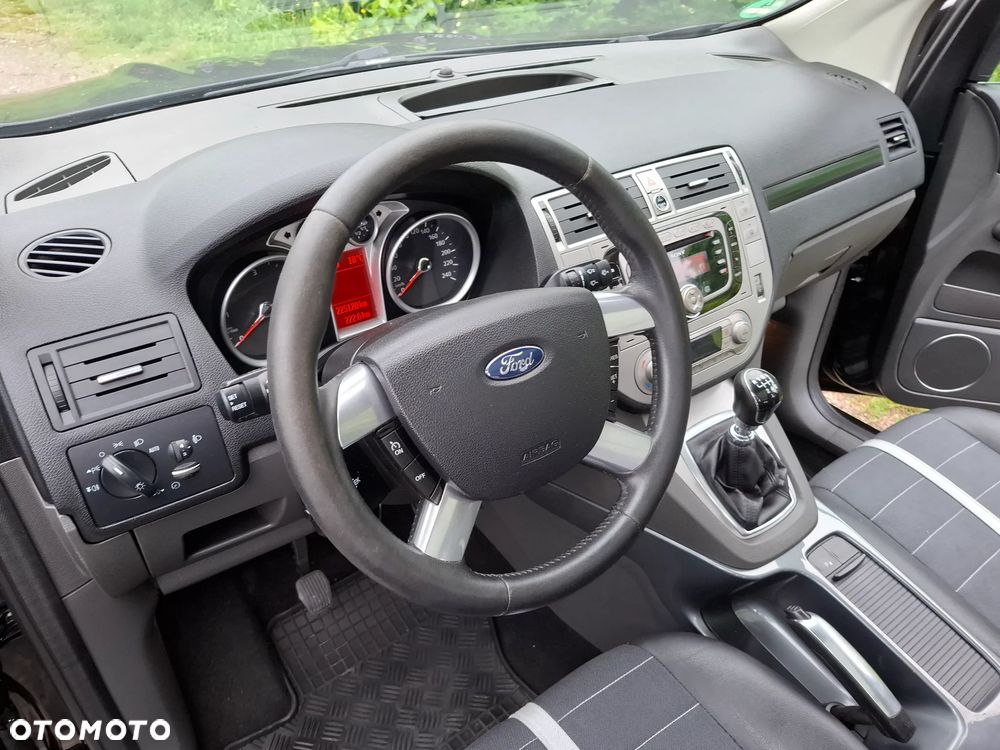 Ford Kuga 2.0 TDCi 4x4 Titanium - 12