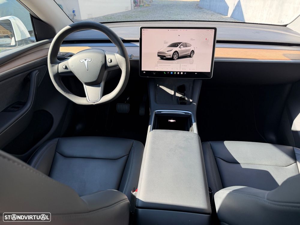 Tesla Model Y Long Range Dual Motor AWD - 11