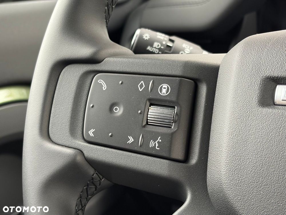 Land Rover Defender - 16