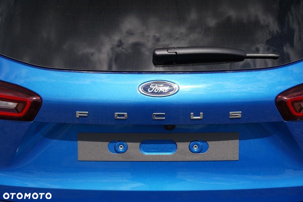 Ford Focus 1.0 EcoBoost mHEV ST-Line X - 26