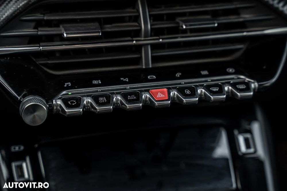 Peugeot 2008 e-2008 GT - 8
