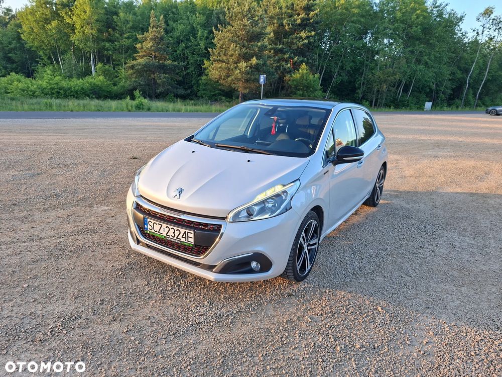 Peugeot 208 - 2