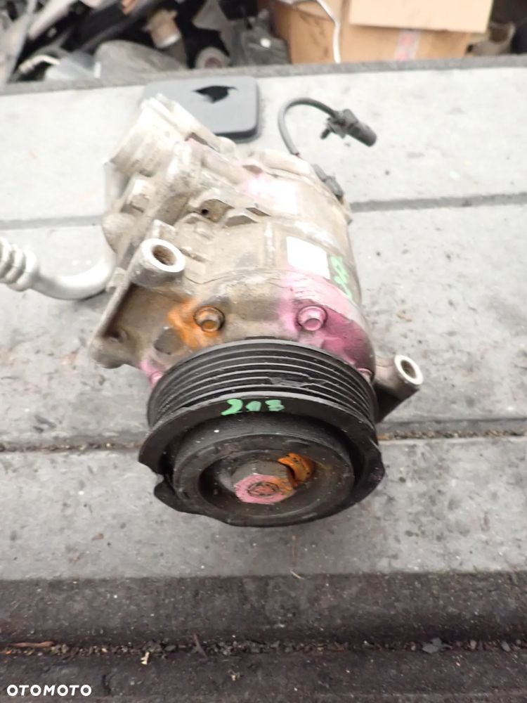 VOLKSWAGEN TRANSPORTER MULTIVAN SPRĘŻARKA KLIMATYZACJI 7E0820803G