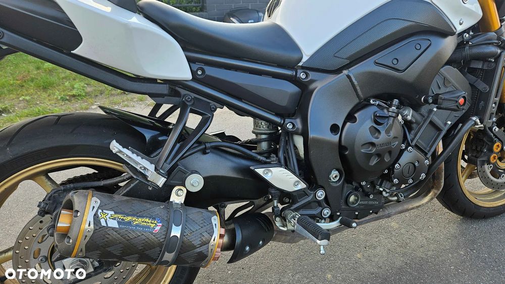 Yamaha FZ8 - 10