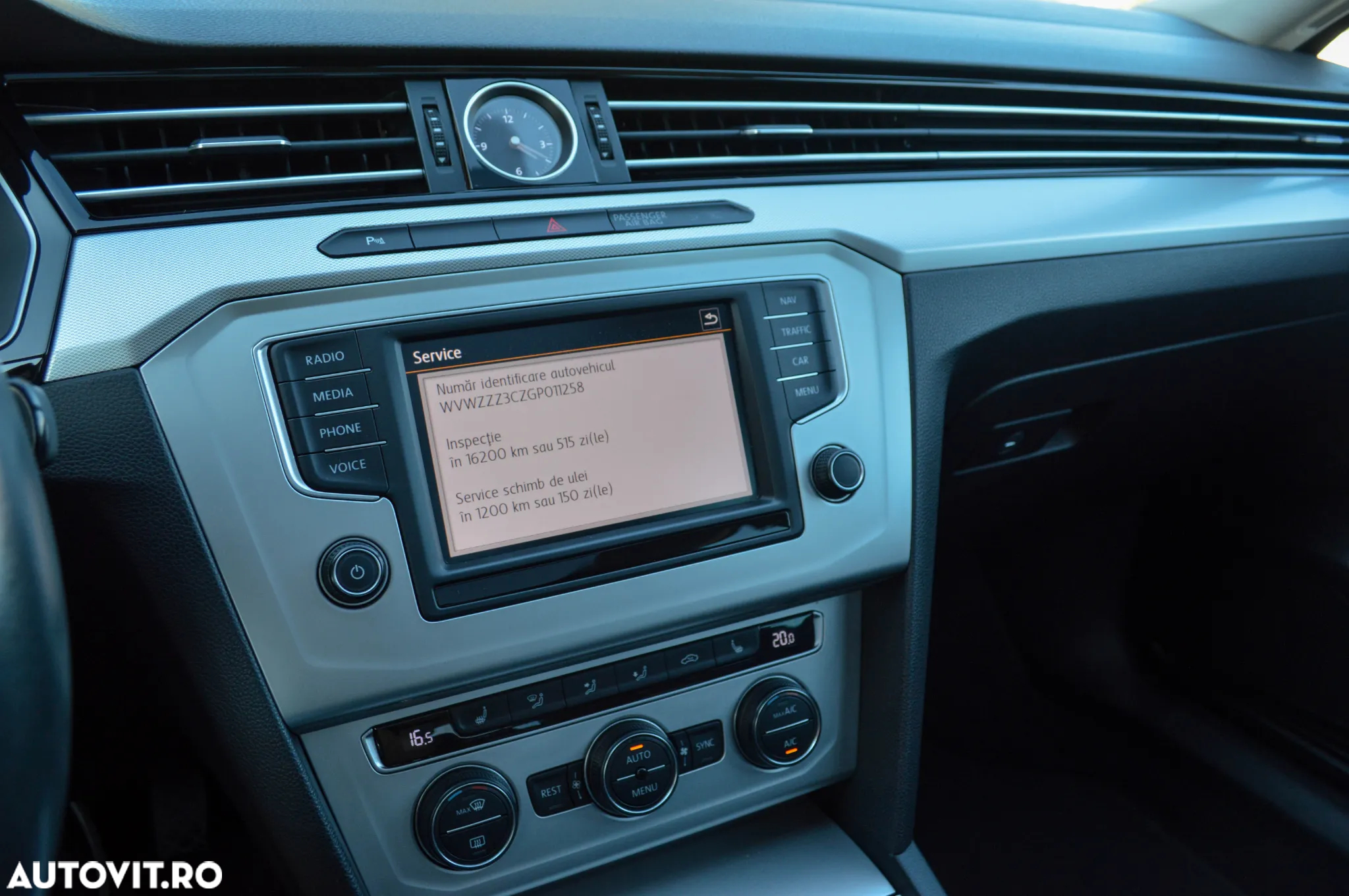 Volkswagen Passat Variant 2.0 TDI DSG (BlueMotion Technology) Comfortline - 25