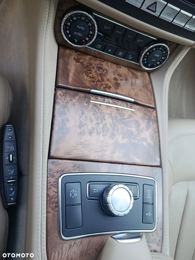Mercedes-Benz CLS 500 4Matic 7G-TRONIC - 24