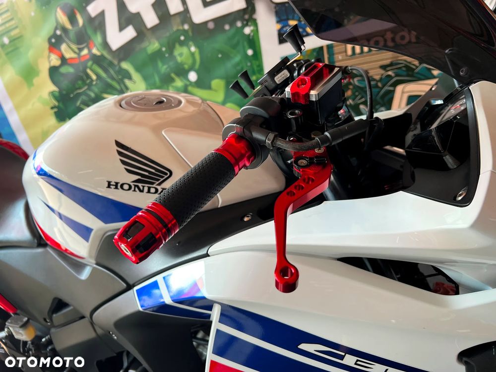 Honda CBR - 13