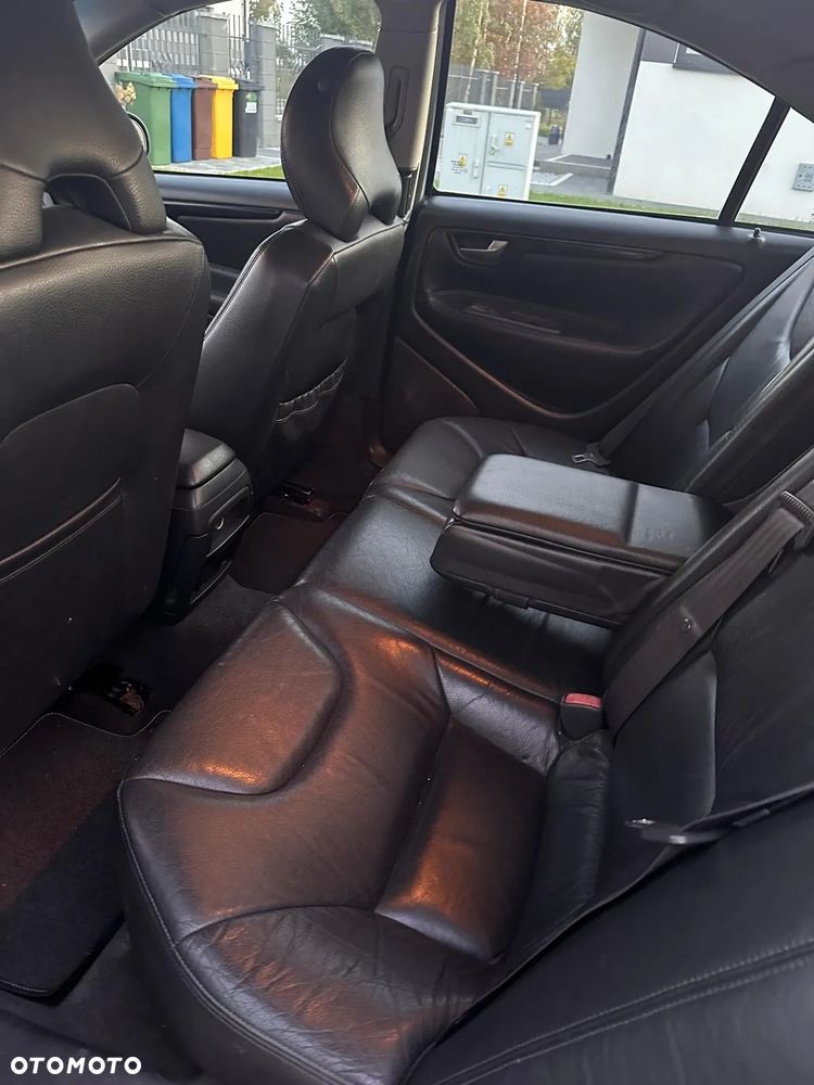 Volvo S60 2.4 D - 17