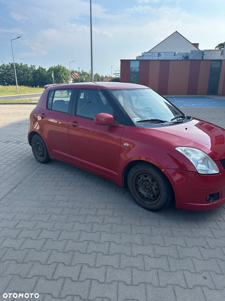 Suzuki Swift - 4