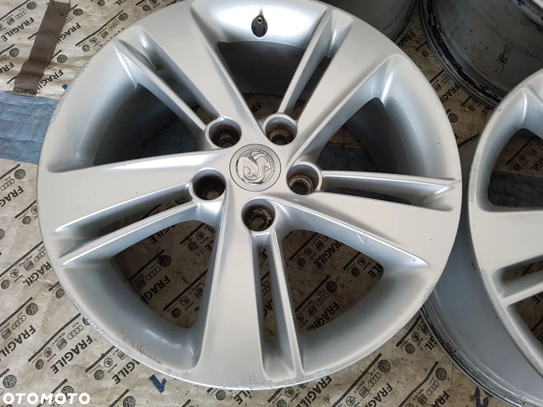 FELGI ALU ORYGINAŁ GM OPEL INSYGNIA B ASTRA J ZAFIRA C  7,5jx17  IS45 5x115 CZUJNIKI TPMS - 3